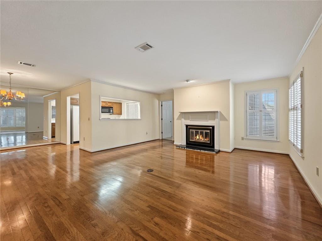 2 bedroom, 2 bathroom, 1,404 sq ft condominium for sale at 306 Bainbridge Drive, Sandy Springs, GA 30327 — photo 8