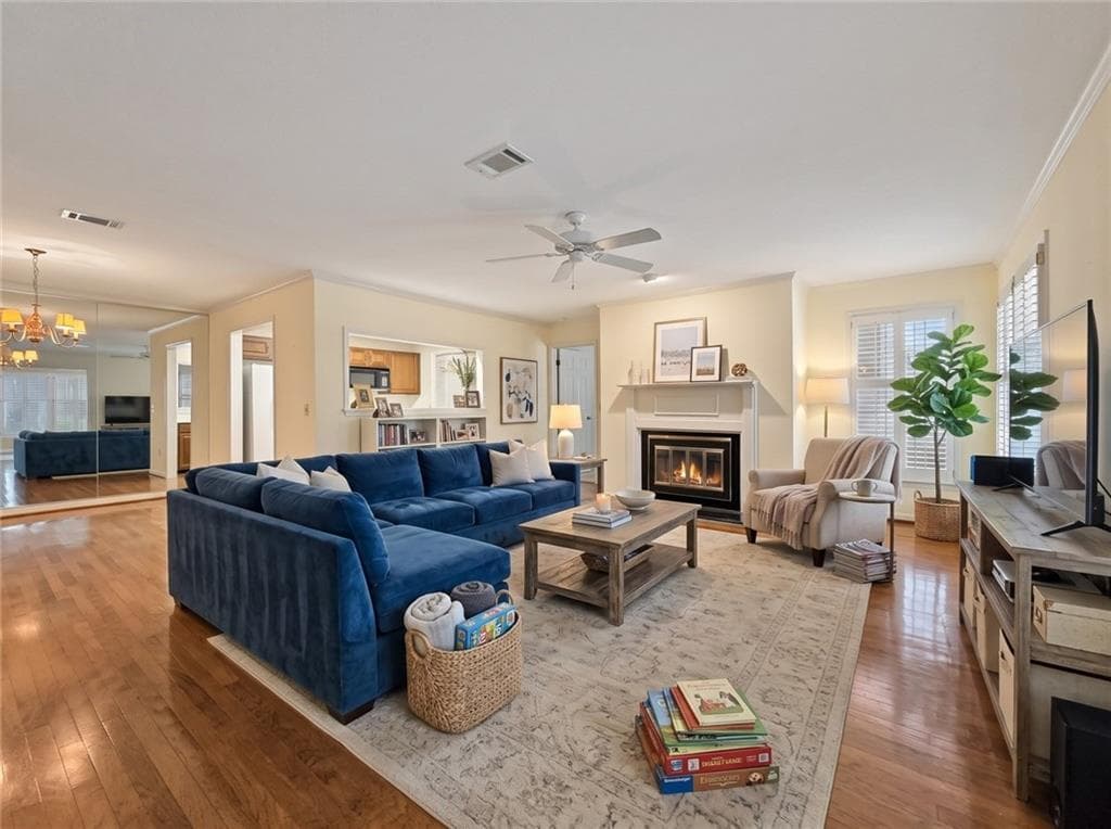 2 bedroom, 2 bathroom, 1,404 sq ft condominium for sale at 306 Bainbridge Drive, Sandy Springs, GA 30327 — photo 9