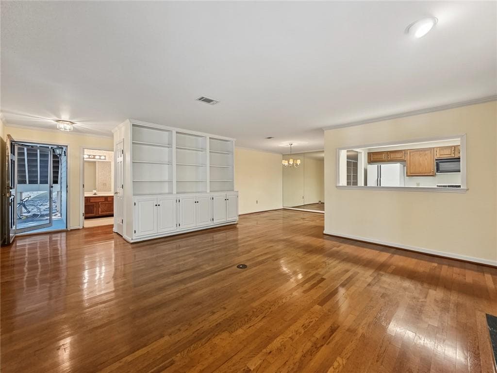 2 bedroom, 2 bathroom, 1,404 sq ft condominium for sale at 306 Bainbridge Drive, Sandy Springs, GA 30327 — photo 10