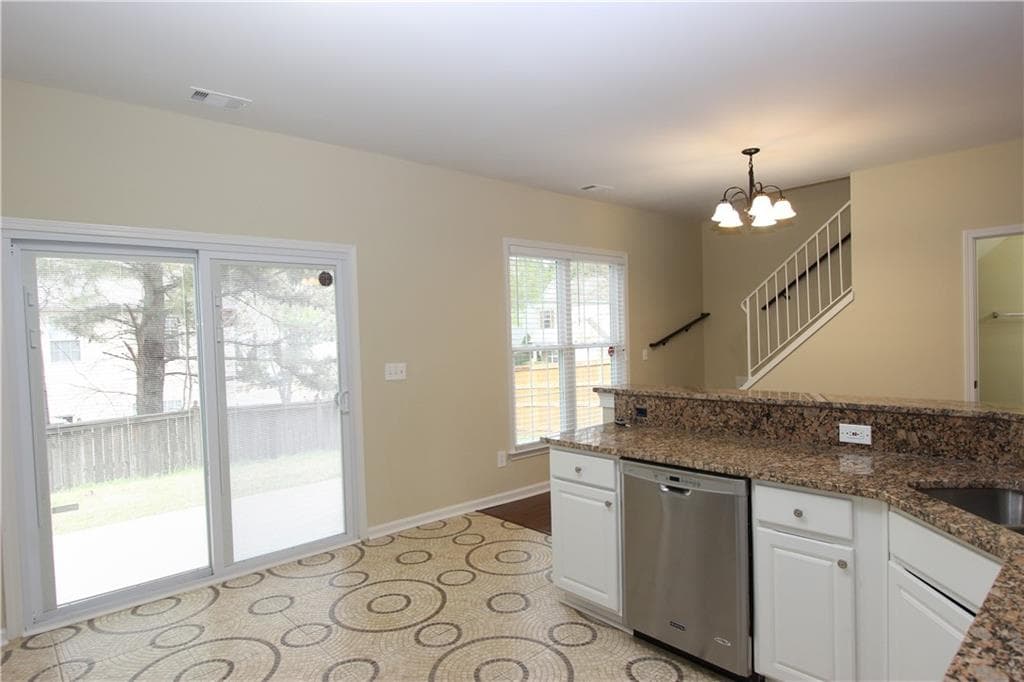 3 bedroom, 3 bathroom, 1,542 sq ft single family residence for rent at 305 Wittenridge Court, Alpharetta, GA 30022 for $2,575 a month — photo 5
