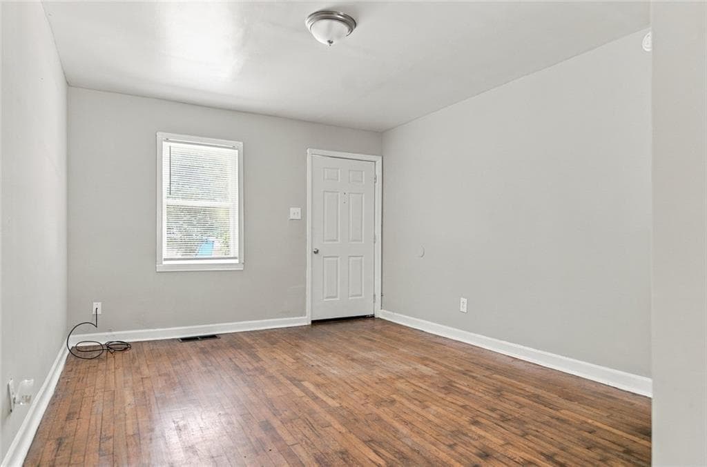 3 bedroom, 2 bathroom, 1,100 sq ft single family residence for sale at 1648 Mary George Avenue, Atlanta, GA 30318 — photo 3