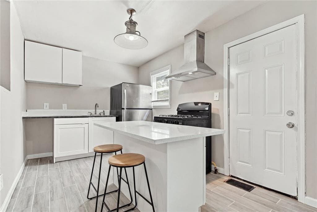 3 bedroom, 2 bathroom, 1,100 sq ft single family residence for sale at 1648 Mary George Avenue, Atlanta, GA 30318 — photo 4