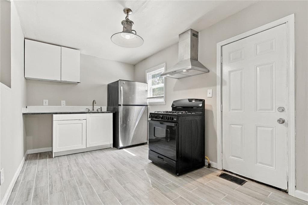 3 bedroom, 2 bathroom, 1,100 sq ft single family residence for sale at 1648 Mary George Avenue, Atlanta, GA 30318 — photo 5