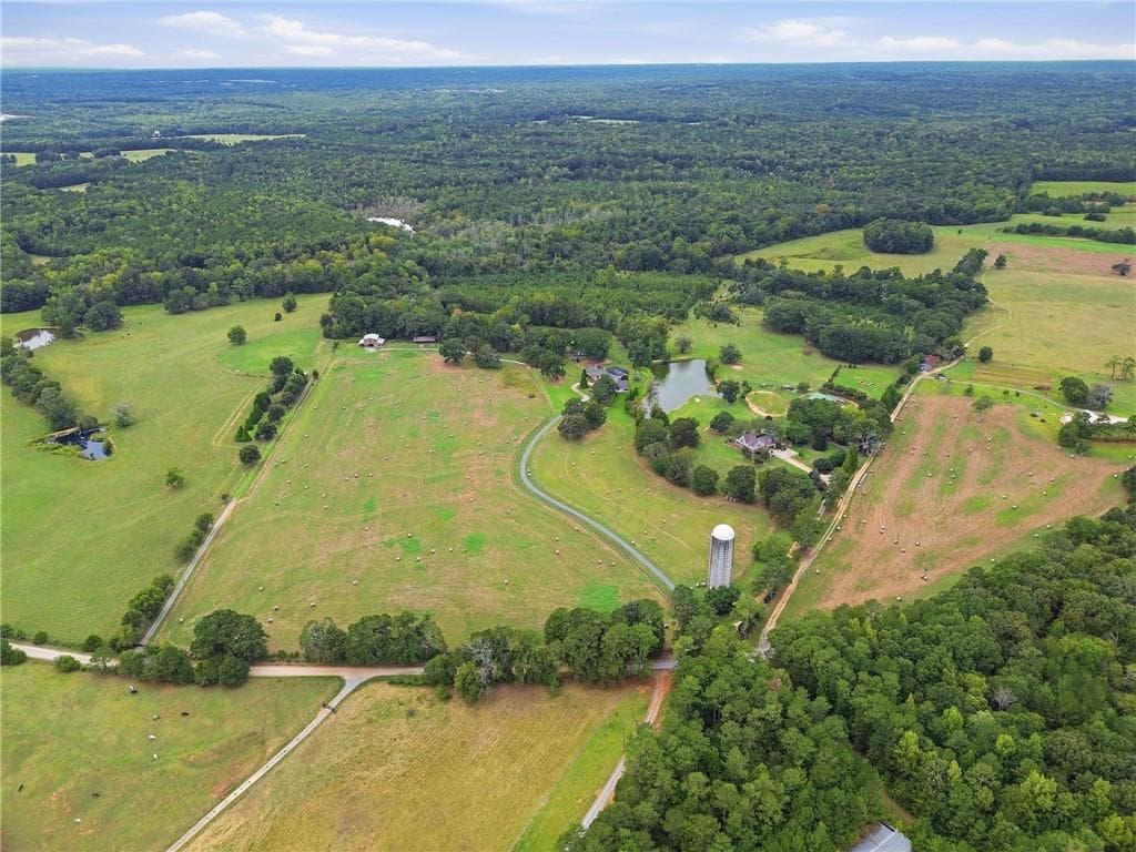 4 bedroom, 4 bathroom, 3,746 sq ft single family residence for sale at 235 Hosannah Road, Locust Grove, GA 30248 — photo 5