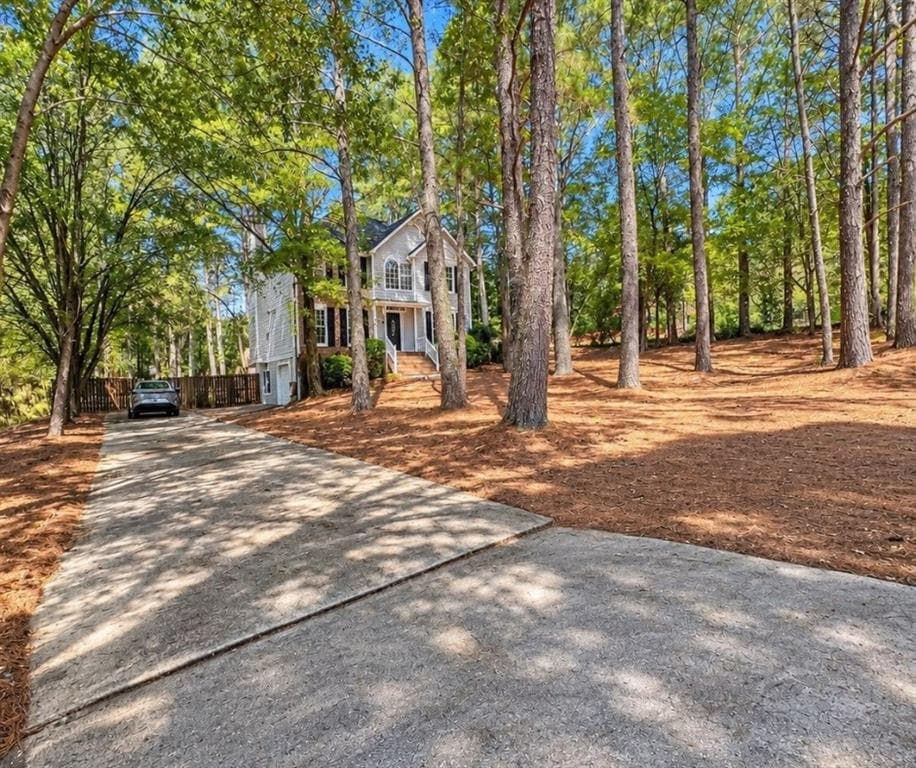 3 bedroom, 3 bathroom, 1,904 sq ft single family residence for sale at 3801 Brittan Glade Trail, Snellville, GA 30039 — photo 2