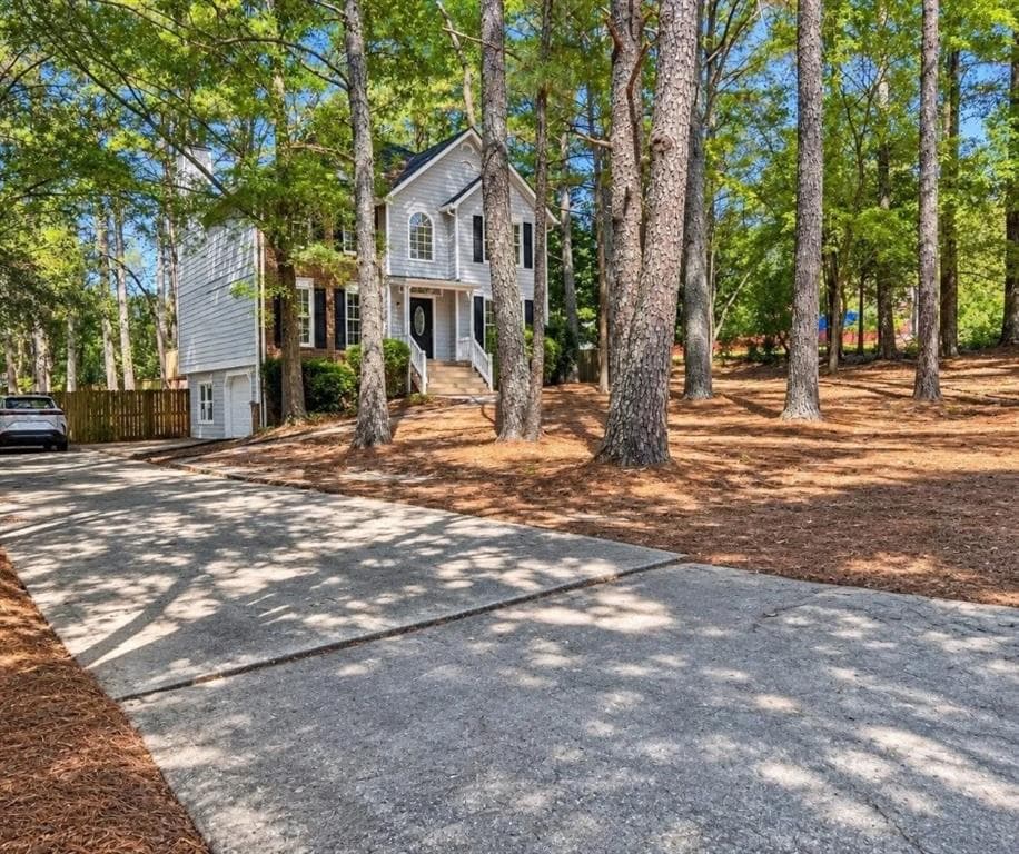 3 bedroom, 3 bathroom, 1,904 sq ft single family residence for sale at 3801 Brittan Glade Trail, Snellville, GA 30039 — photo 3