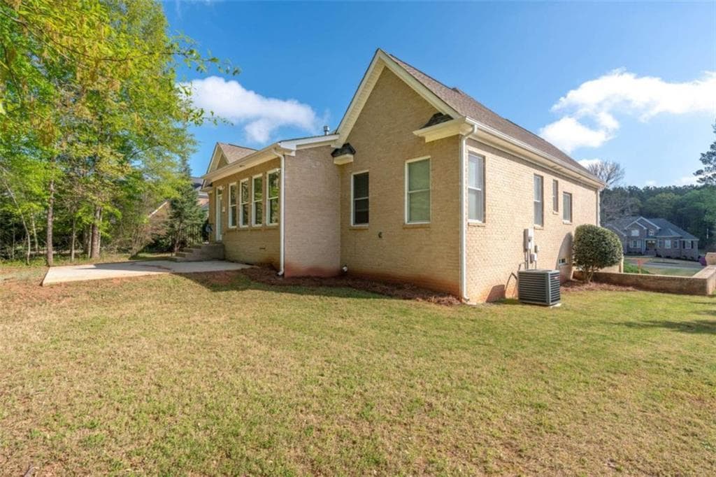 4 bedroom, 5 bathroom, 3,174 sq ft single family residence for sale at 196 St Andrews Court, Social Circle, GA 30025 — photo 2