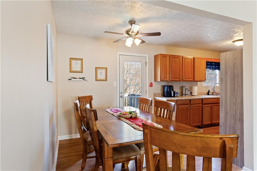 5 bedroom, 3 bathroom, 1,320 sq ft single family residence for sale at 1123 Patriot Circle, Mcdonough, GA 30252 — photo 9