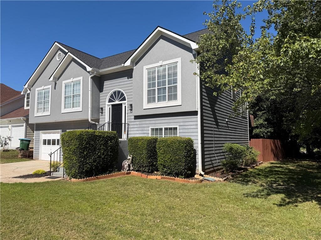 5 bedroom, 3 bathroom single family residence for rent at 4135 Wildridge Drive #A, Duluth, GA 30096 for $2,800 a month — photo 3