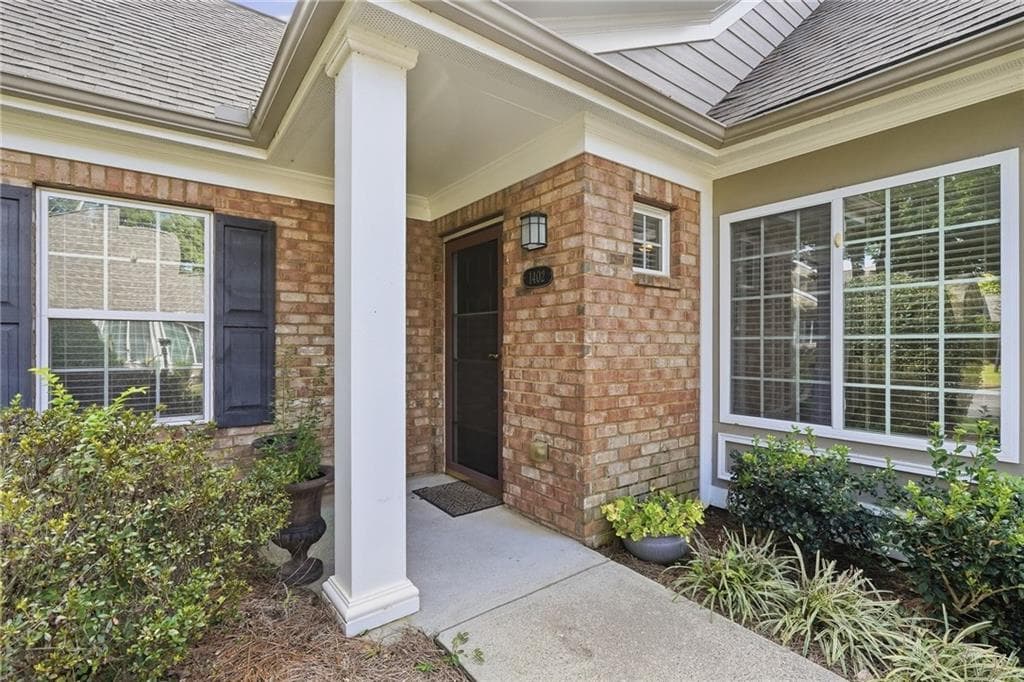 2 bedroom, 2 bathroom, 1,550 sq ft condominium for sale at 1402 Sweet Apple Circle, Alpharetta, GA 30004 — photo 2