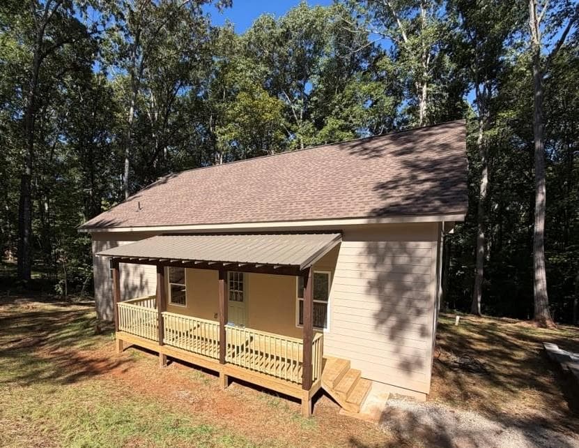 3 bedroom, 2 bathroom, 1,320 sq ft single family residence for sale at 604 Trump Court, Carrollton, GA 30116