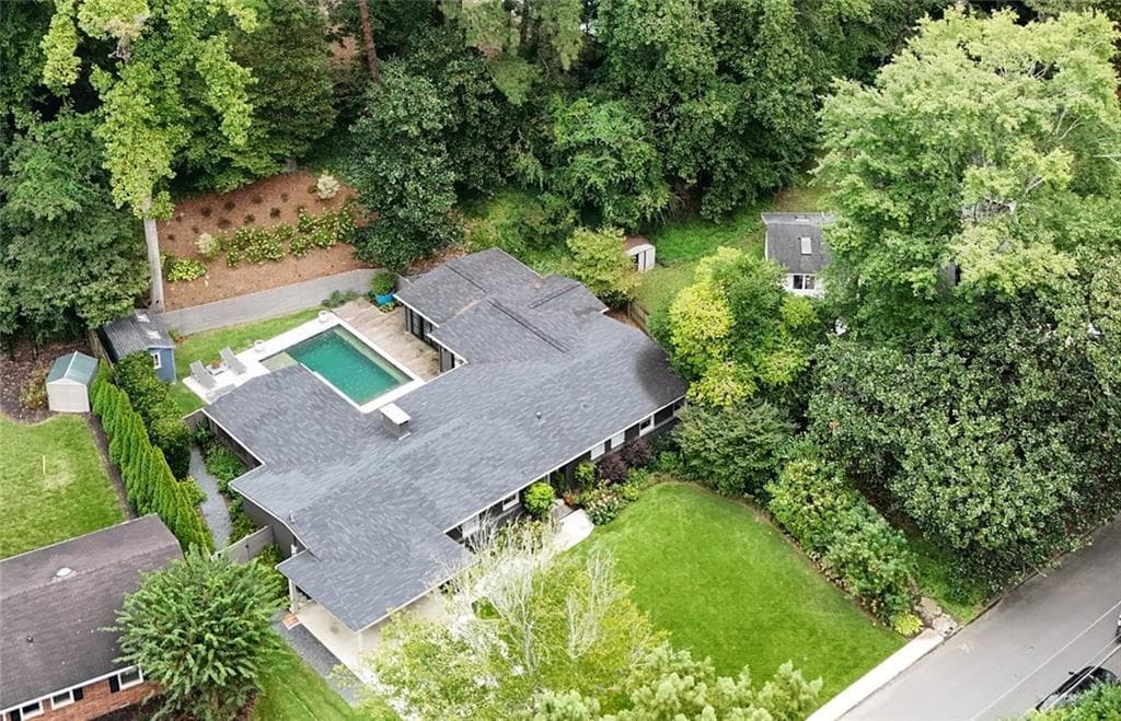 3 bedroom, 3 bathroom, 2,575 sq ft single family residence under contract at 1423 Brook Valley Lane, Brookhaven, GA 30324 — photo 10