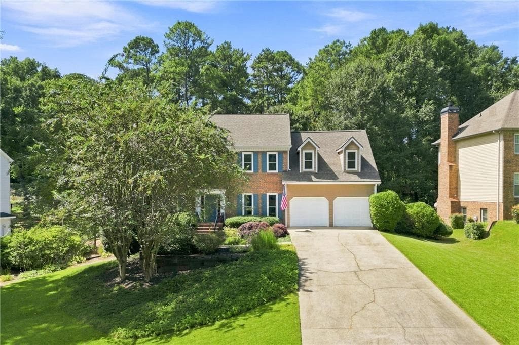 5 bedroom, 3 bathroom, 2,987 sq ft single family residence for sale at 2775 Saddlebrook Way, Marietta, GA 30064 — photo 2