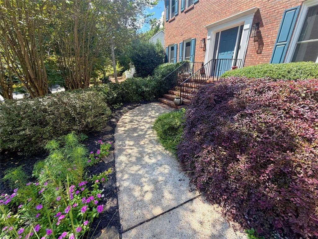 5 bedroom, 3 bathroom, 2,987 sq ft single family residence for sale at 2775 Saddlebrook Way, Marietta, GA 30064 — photo 4