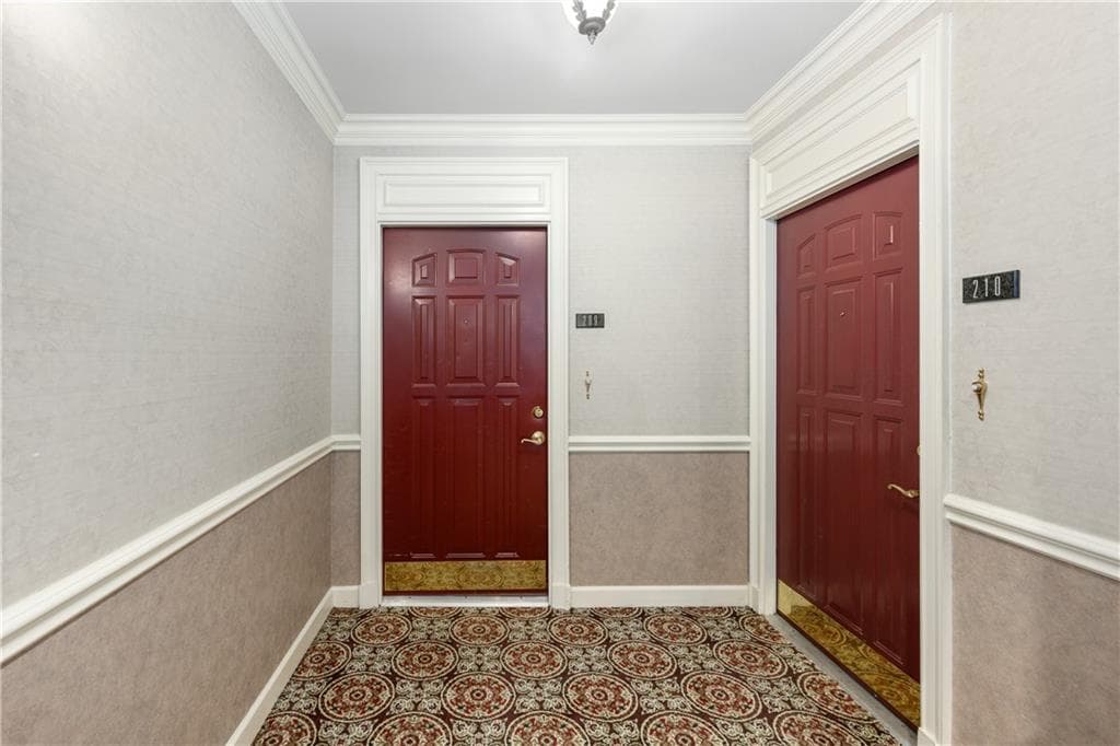 2 bedroom, 2 bathroom, 1,386 sq ft condominium for rent at 3334 Peachtree Road 209, Atlanta, GA 30326 for $2,800 a month — photo 2