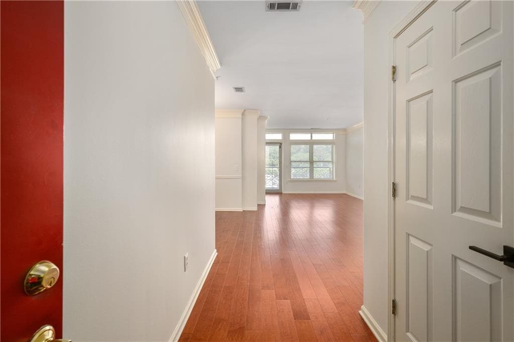 2 bedroom, 2 bathroom, 1,386 sq ft condominium for rent at 3334 Peachtree Road 209, Atlanta, GA 30326 for $2,800 a month — photo 3