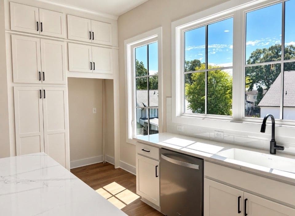 3 bedroom, 3 bathroom townhouse for sale at 2696 Mackintosh Court 34, Brookhaven, GA 30319 — photo 4