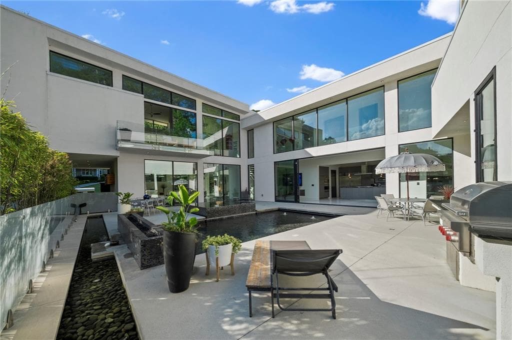 6 bedroom, 5 bathroom, 6,535 sq ft single family residence for sale at 937 Berkshire Road, Atlanta, GA 30324 — photo 4