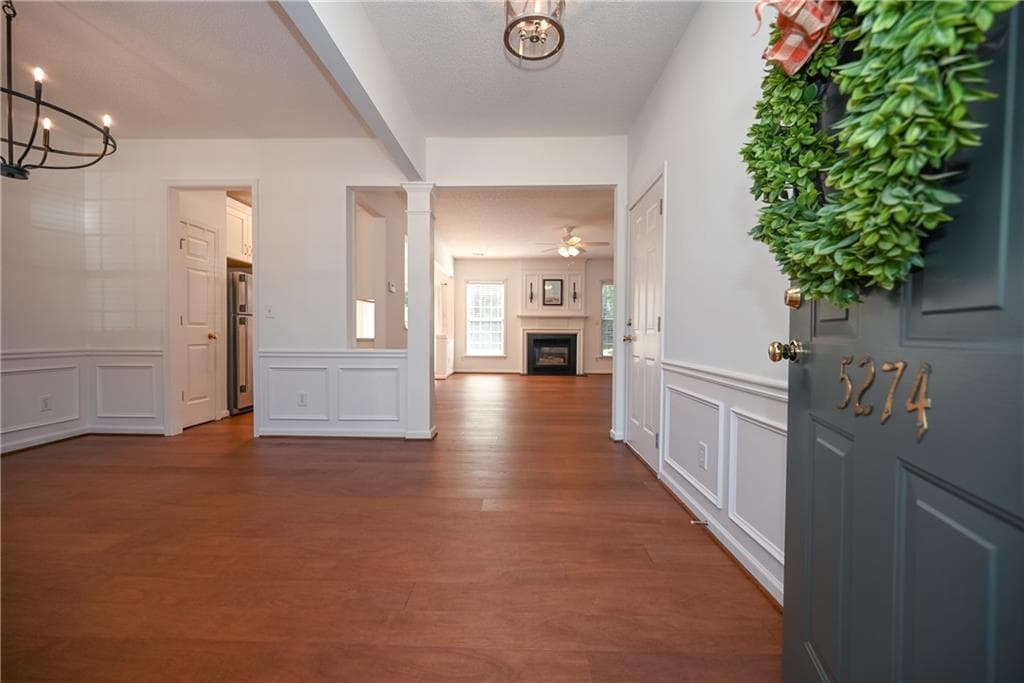 3 bedroom, 3 bathroom, 1,660 sq ft townhouse for sale at 5274 Medlock Corners Drive, Norcross, GA 30092 — photo 3