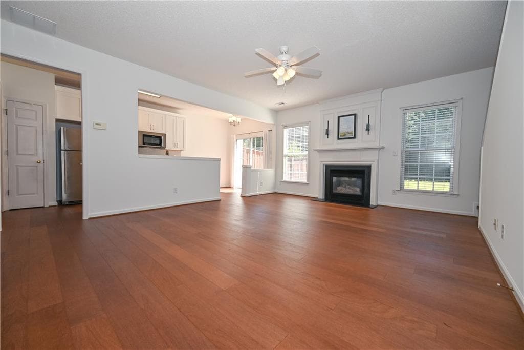 3 bedroom, 3 bathroom, 1,660 sq ft townhouse for sale at 5274 Medlock Corners Drive, Norcross, GA 30092 — photo 9