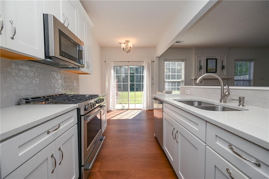 3 bedroom, 3 bathroom, 1,660 sq ft townhouse for sale at 5274 Medlock Corners Drive, Norcross, GA 30092 — photo 10