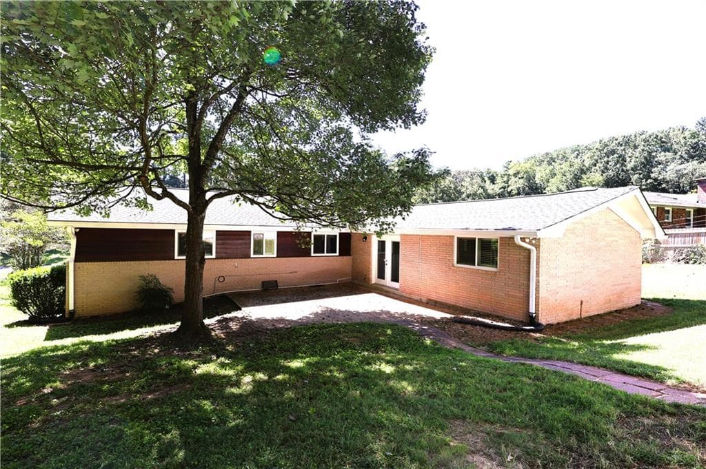 3 bedroom, 2 bathroom, 2,011 sq ft single family residence for rent at 3810 Beya Way, Doraville, GA 30340 for $2,695 a month — photo 4