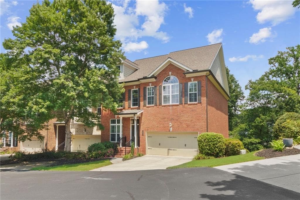3 bedroom, 4 bathroom, 3,204 sq ft townhouse for sale at 10421 Park Walk Point, Johns Creek, GA 30022 — photo 2