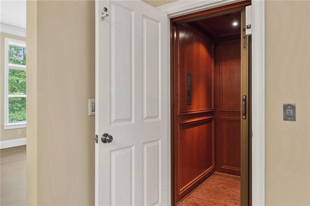 3 bedroom, 4 bathroom, 3,204 sq ft townhouse for sale at 10421 Park Walk Point, Johns Creek, GA 30022 — photo 4