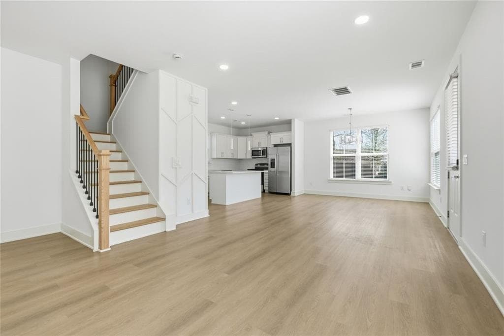 3 bedroom, 3 bathroom, 2,002 sq ft single family residence for sale at 350 Tidwell Circle, Alpharetta, GA 30004 — photo 5