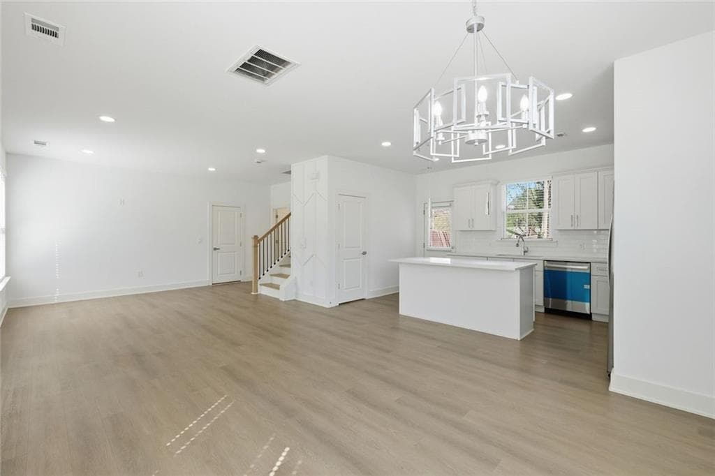 3 bedroom, 3 bathroom, 2,002 sq ft single family residence for sale at 350 Tidwell Circle, Alpharetta, GA 30004 — photo 7