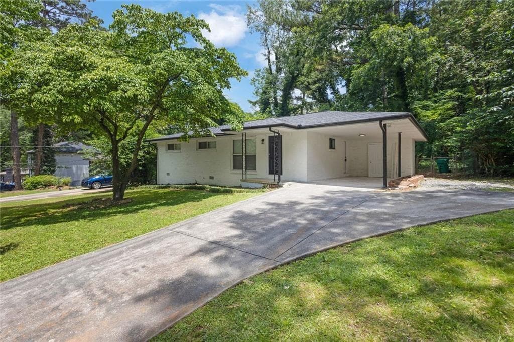 3 bedroom, 2 bathroom, 1,118 sq ft single family residence for sale at 1380 Dennis Drive, Decatur, GA 30032 — photo 5