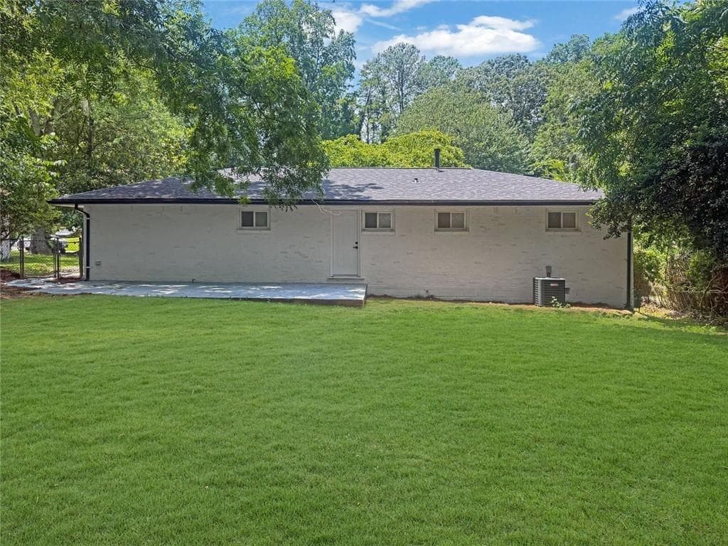 3 bedroom, 2 bathroom, 1,118 sq ft single family residence for sale at 1380 Dennis Drive, Decatur, GA 30032 — photo 7