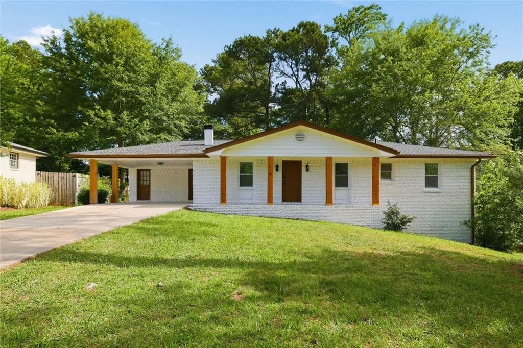 3 bedroom, 2 bathroom, 1,982 sq ft single family residence for sale at 501 Pineview Drive, Smyrna, GA 30082 — photo 2
