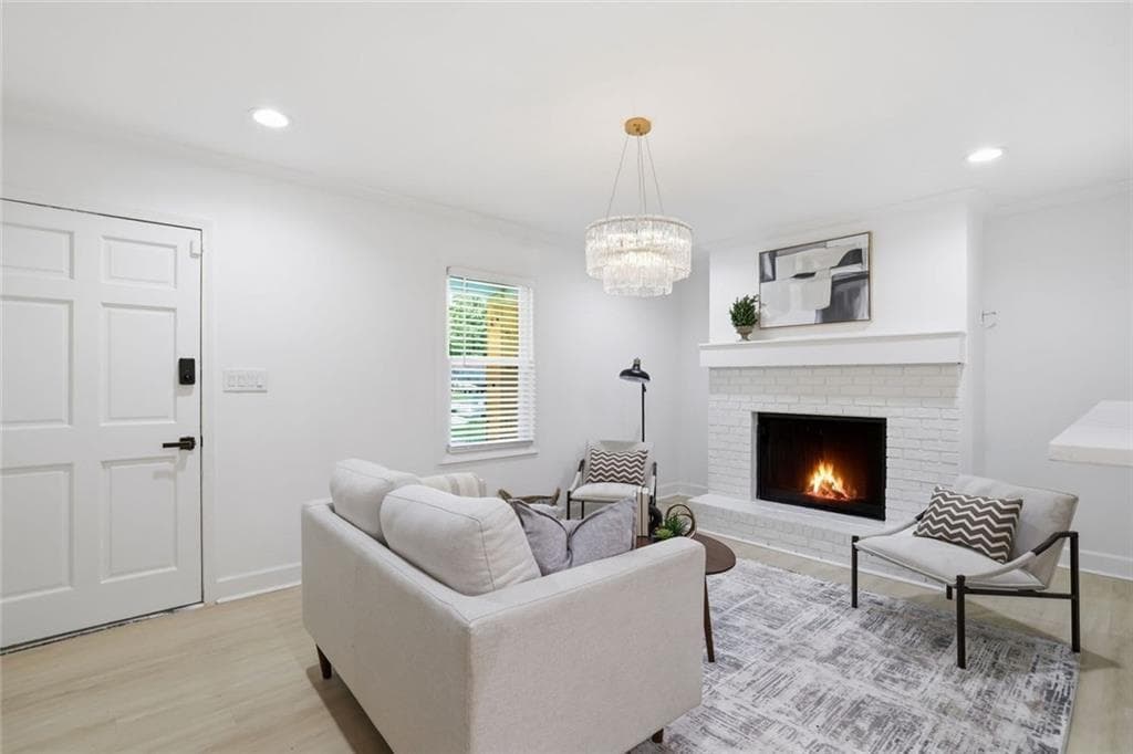 3 bedroom, 2 bathroom, 1,982 sq ft single family residence for sale at 501 Pineview Drive, Smyrna, GA 30082 — photo 5