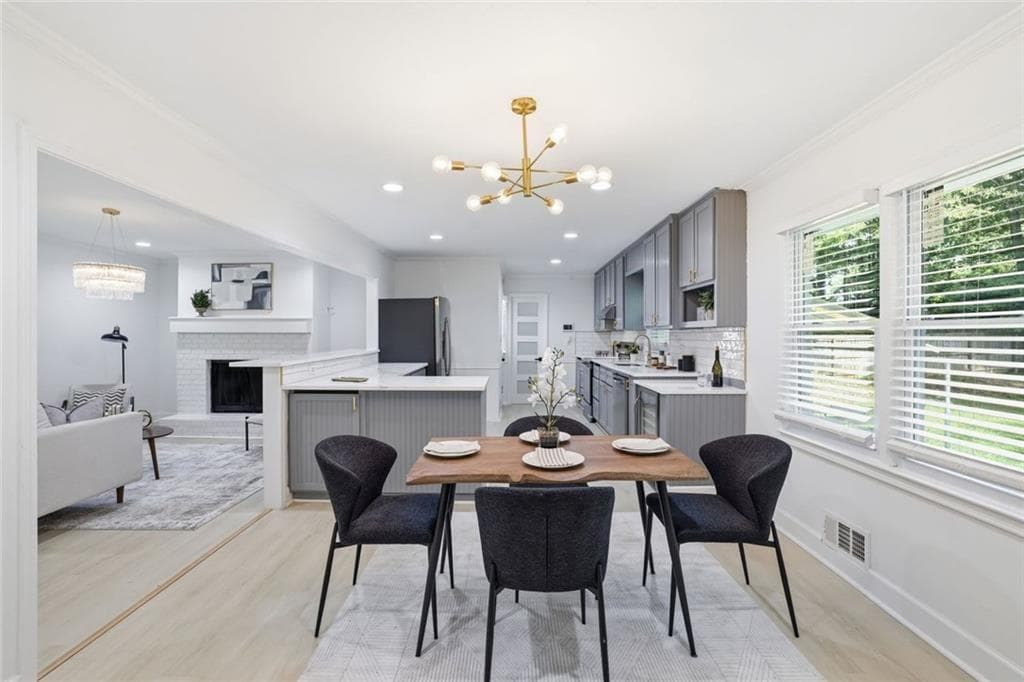 3 bedroom, 2 bathroom, 1,982 sq ft single family residence for sale at 501 Pineview Drive, Smyrna, GA 30082 — photo 6