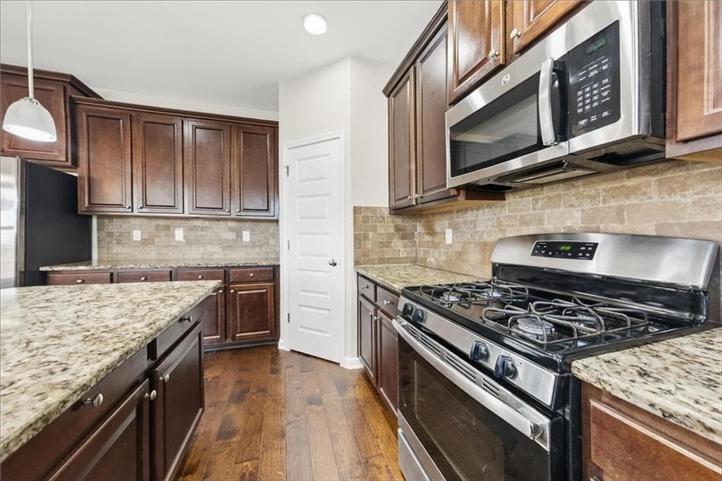 5 bedroom, 4 bathroom, 3,198 sq ft single family residence for sale at 12191 Centerra Drive, Hampton, GA 30228 — photo 10