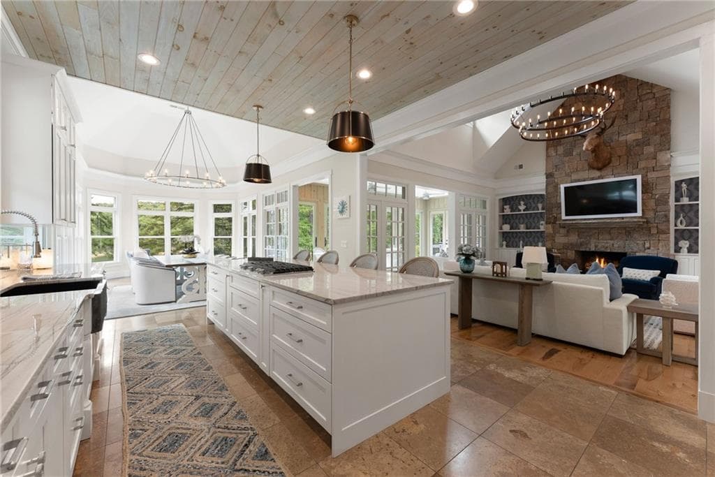 5 bedroom, 6 bathroom, 6,700 sq ft single family residence for sale at 8190 Bennett Lane, Gainesville, GA 30506 — photo 7
