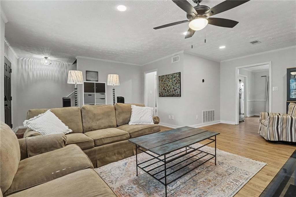 3 bedroom, 3 bathroom, 1,564 sq ft condominium under contract at 280 Winding River Road F, Sandy Springs, GA 30350 — photo 7