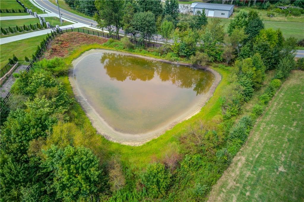 4 bedroom, 3 bathroom, 2,342 sq ft single family residence for sale at 2085 Jones Phillips Road, Dacula, GA 30019 — photo 4