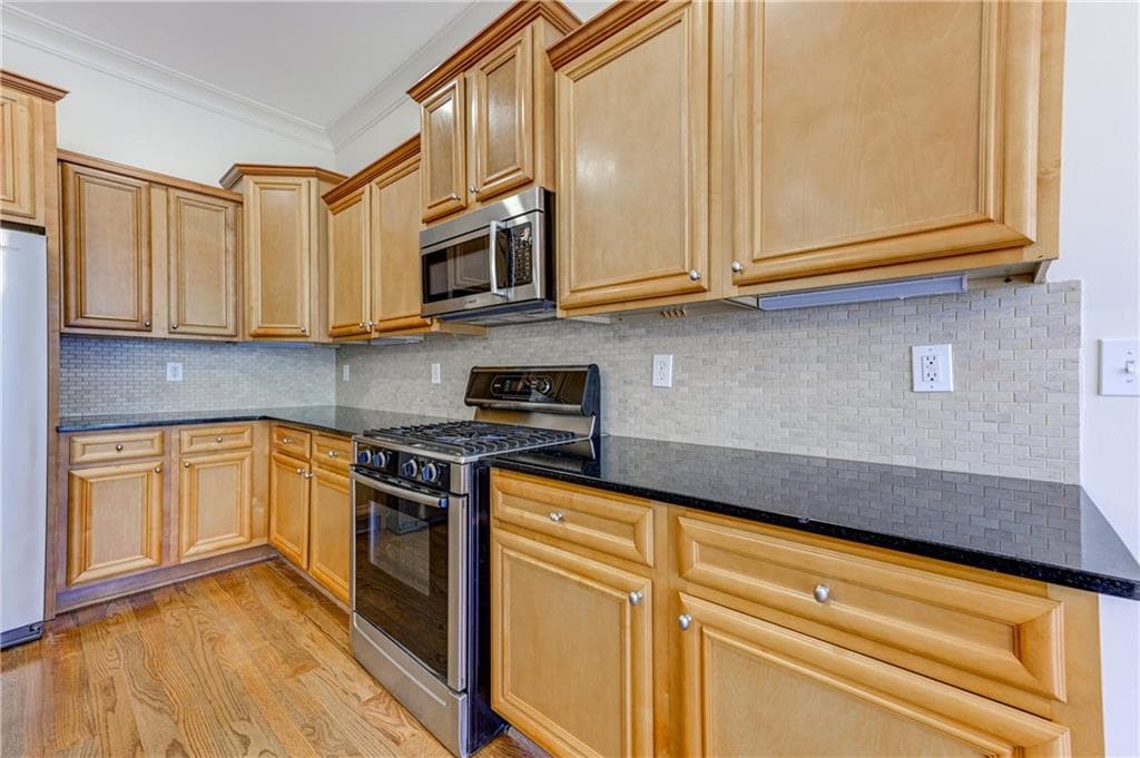 3 bedroom, 4 bathroom, 2,185 sq ft townhouse for rent at 1422 Briarhaven Trail, Atlanta, GA 30319 for $3,700 a month — photo 8