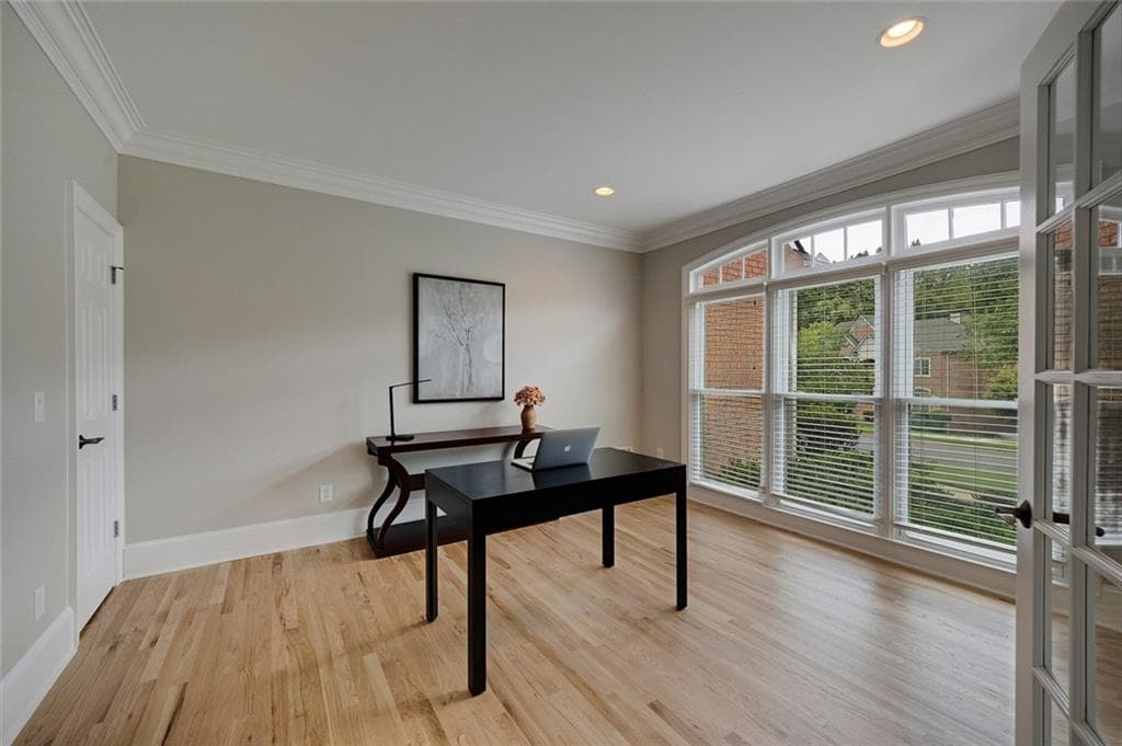 6 bedroom, 5 bathroom, 5,727 sq ft single family residence for sale at 3090 Creek Falls Way, Duluth, GA 30097 — photo 6