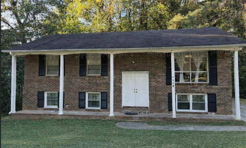 5 bedroom, 2 bathroom, 2,214 sq ft home for sale at 4544 Cedar Ridge Trail, Stone Mountain, GA