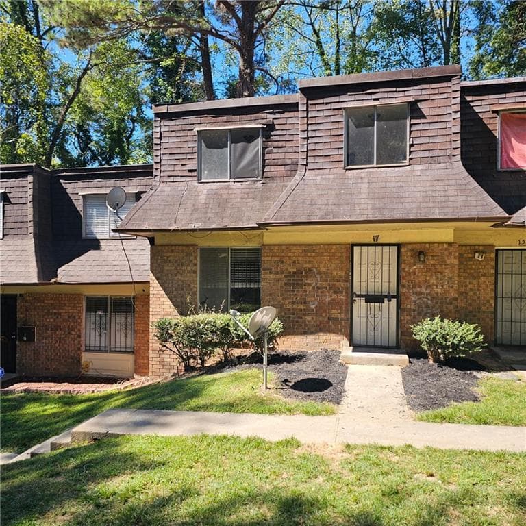 3 bedroom, 2 bathroom, 1,134 sq ft townhouse for sale at 17 Peyton Place, Atlanta, GA 30311 — photo 1 of 16