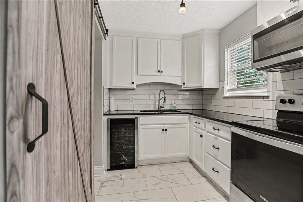 3 bedroom, 3 bathroom, 1,771 sq ft townhouse for sale at 4701 Flat Shoals Road 15D, Union City, GA 30291 — photo 3