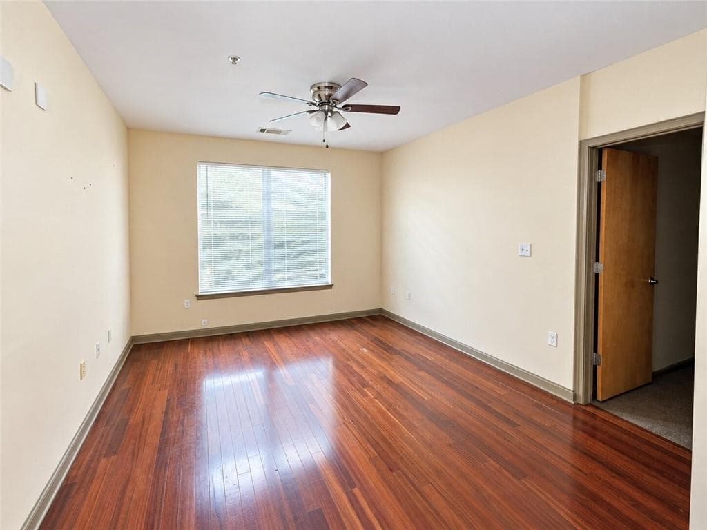 1 bedroom, 1 bathroom, 839 sq ft condominium for sale at 898 Oak Street 1311, Atlanta, GA 30310 — photo 2