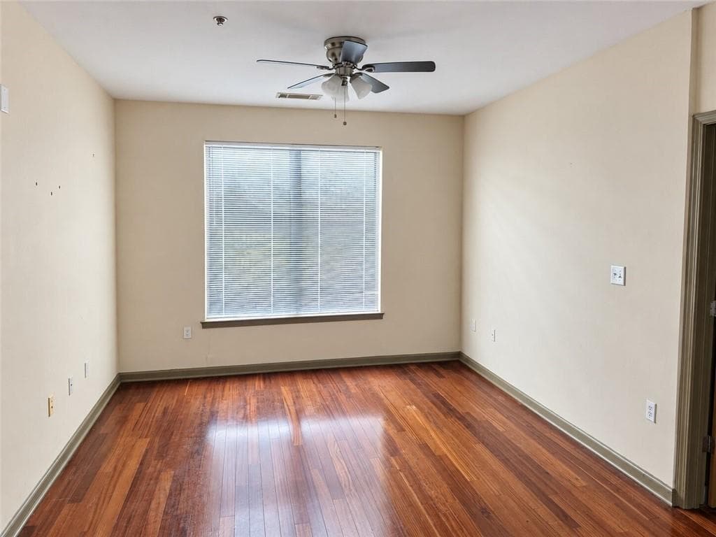 1 bedroom, 1 bathroom, 839 sq ft condominium for sale at 898 Oak Street 1311, Atlanta, GA 30310 — photo 3