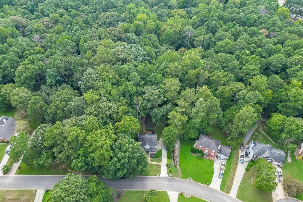 3 bedroom, 3 bathroom, 2,092 sq ft single family residence for sale at 3420 Coles Creek Drive, Buford, GA 30519 — photo 8