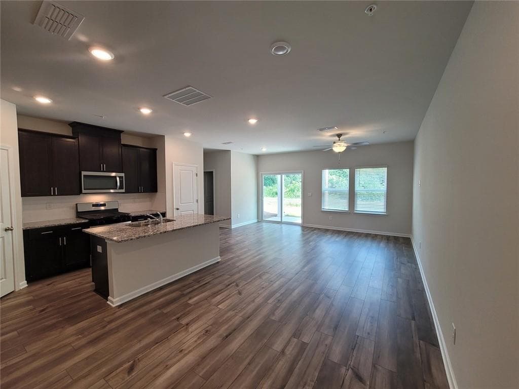 3 bedroom, 3 bathroom, 2,388 sq ft townhouse for rent at 1504 Purple Coneflower Avenue, Smyrna, GA 30126 for $2,895 a month — photo 7
