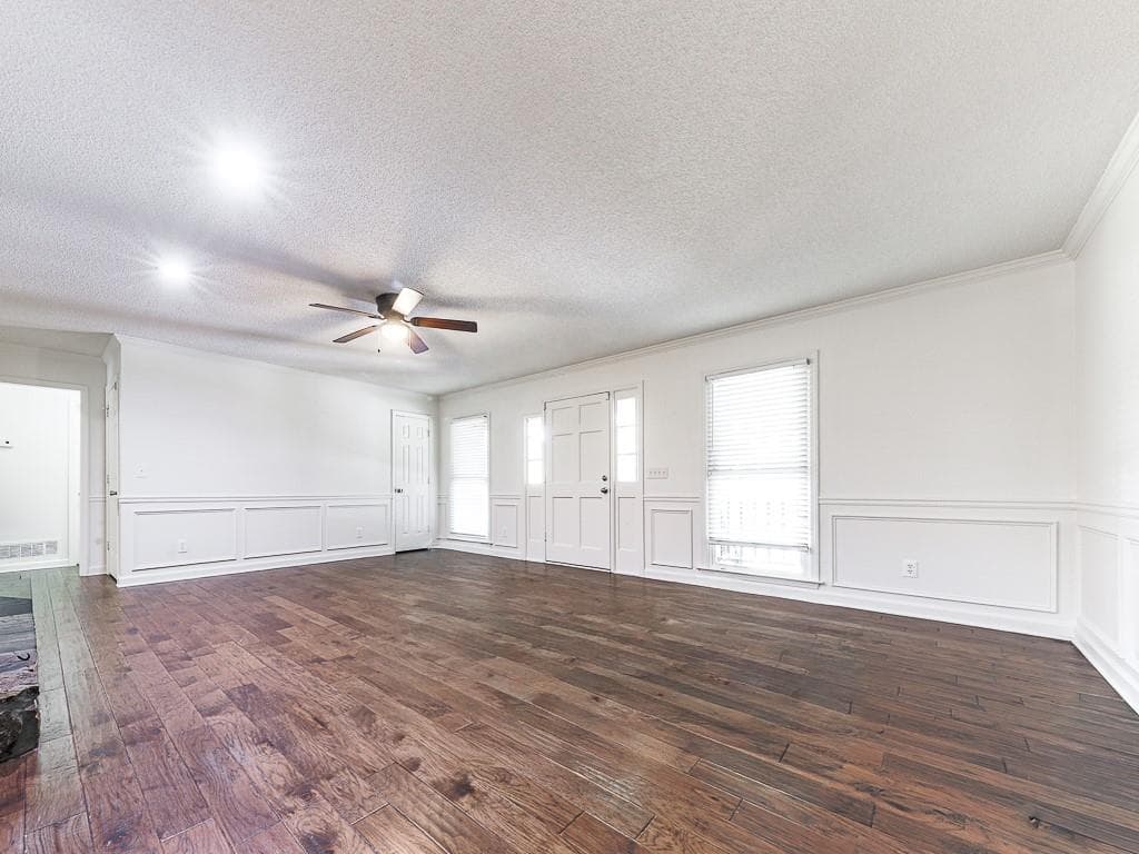 4 bedroom, 2 bathroom, 2,016 sq ft single family residence for sale at 4440 Whiteleaf Way, Canton, GA 30115 — photo 8