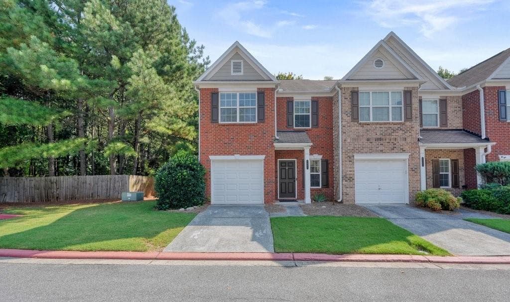 3 bedroom, 3 bathroom, 1,639 sq ft condominium for sale at 2401 Heritage Park Circle 14, Kennesaw, GA 30144 — photo 2